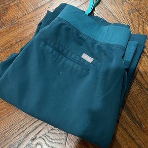 FIGS Men’s Caribbean Blue Axim Cargo Scrub Pants: Medium